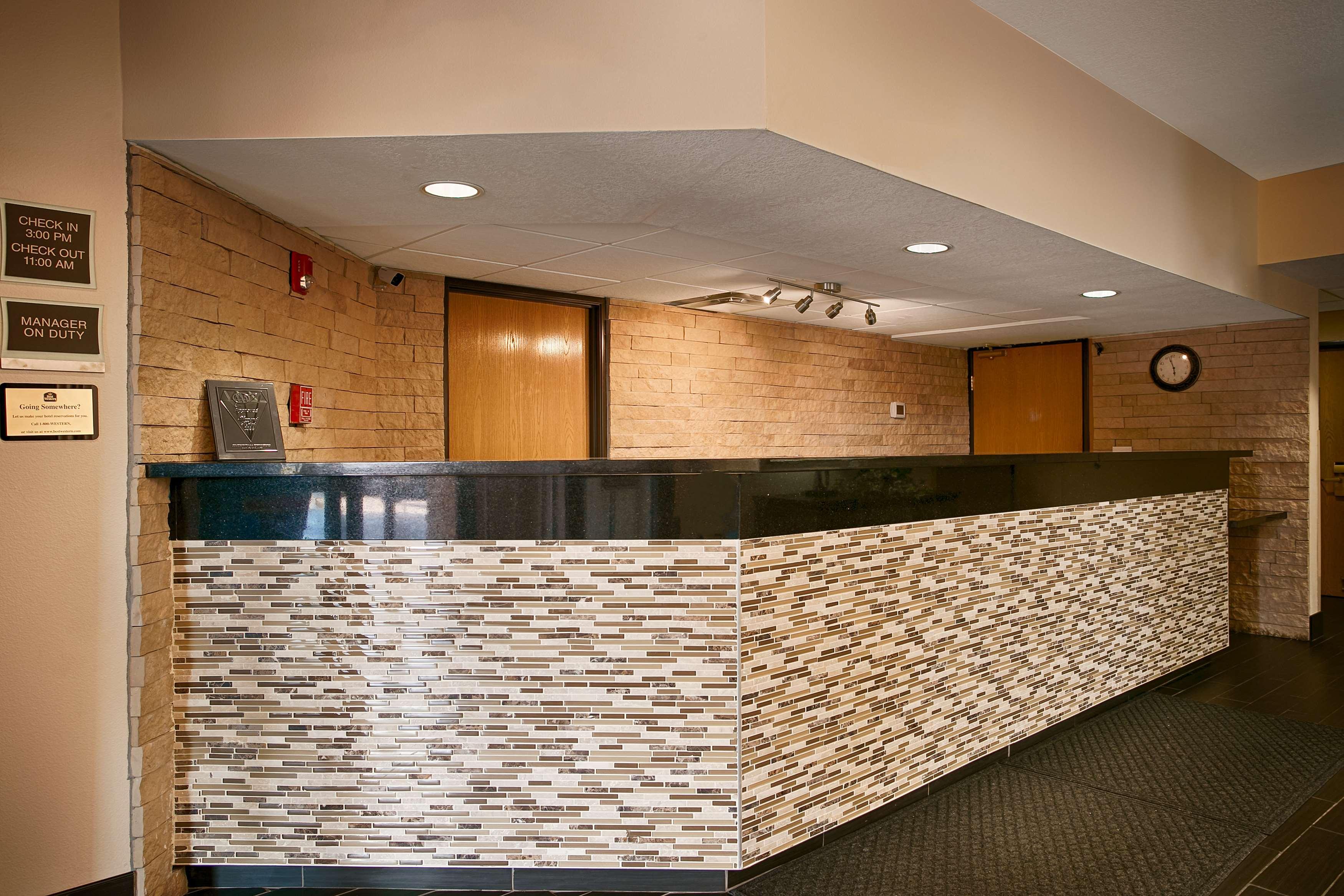 Best Western Plus - Wendover Inn Экстерьер фото
