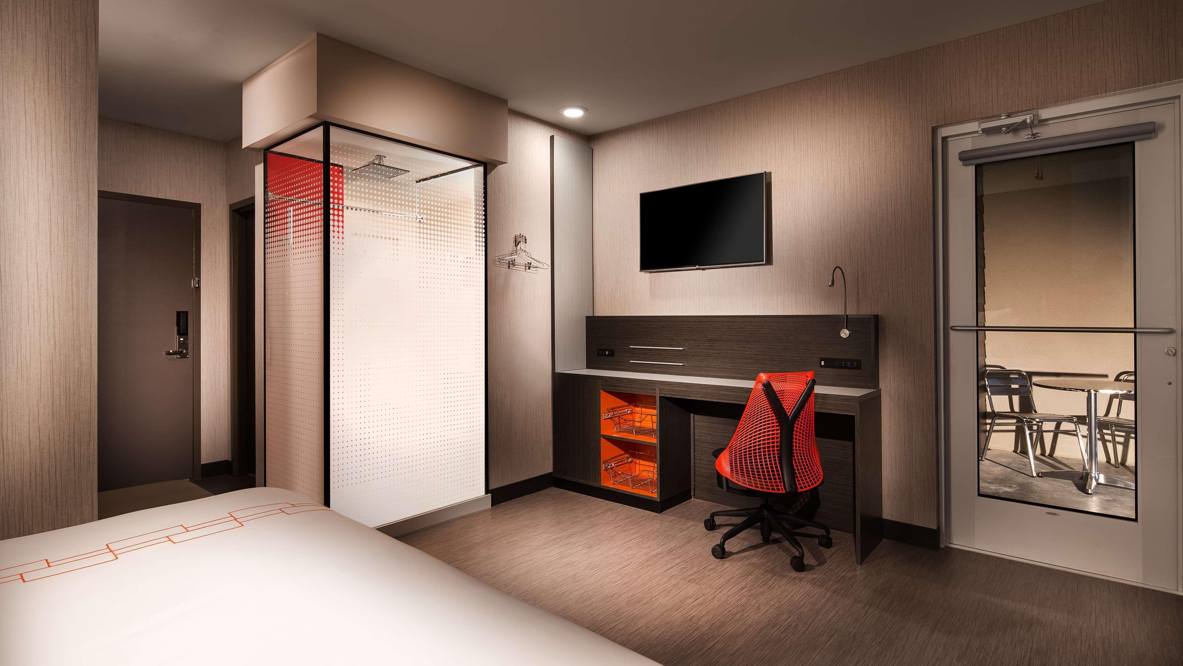 Best Western Plus - Wendover Inn Экстерьер фото